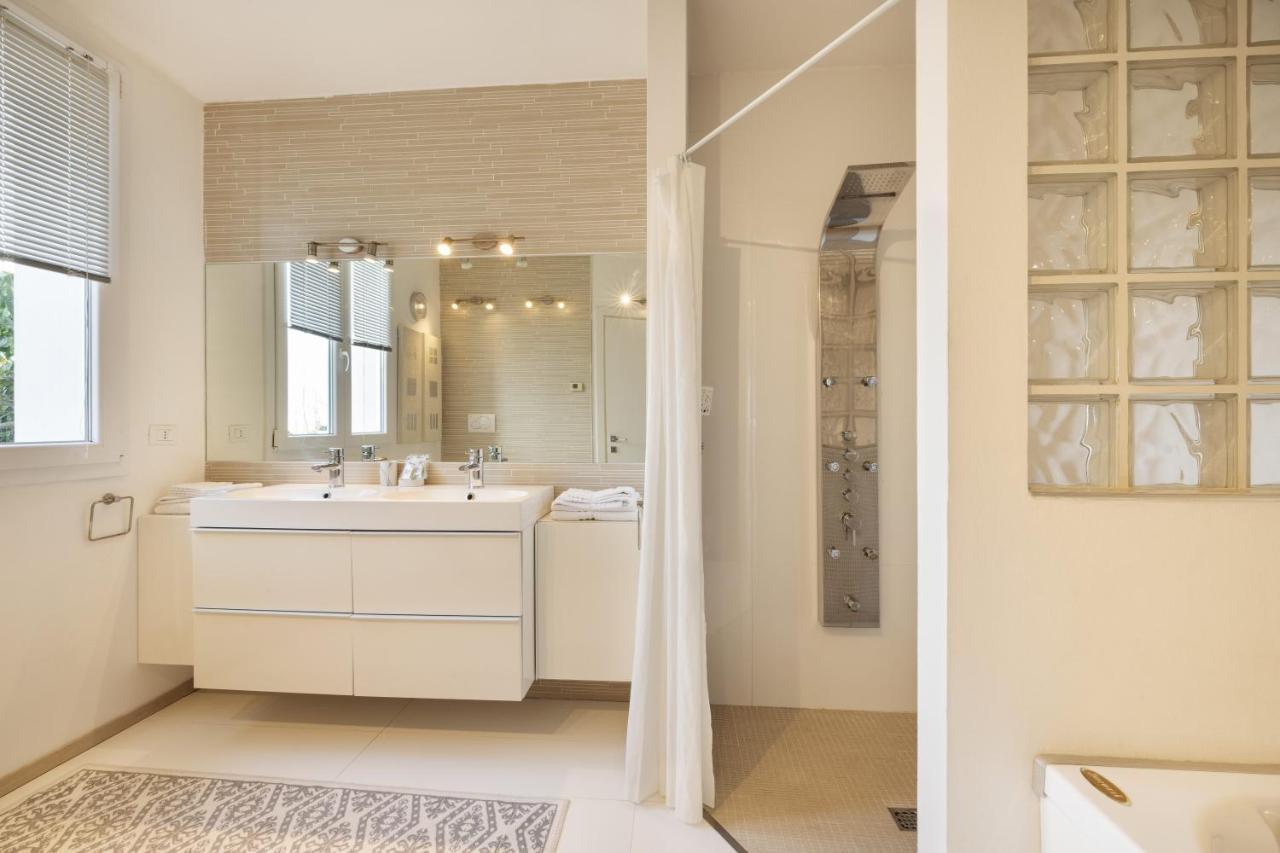 B&B Ca Bianca Ventisette Riccione Exteriör bild