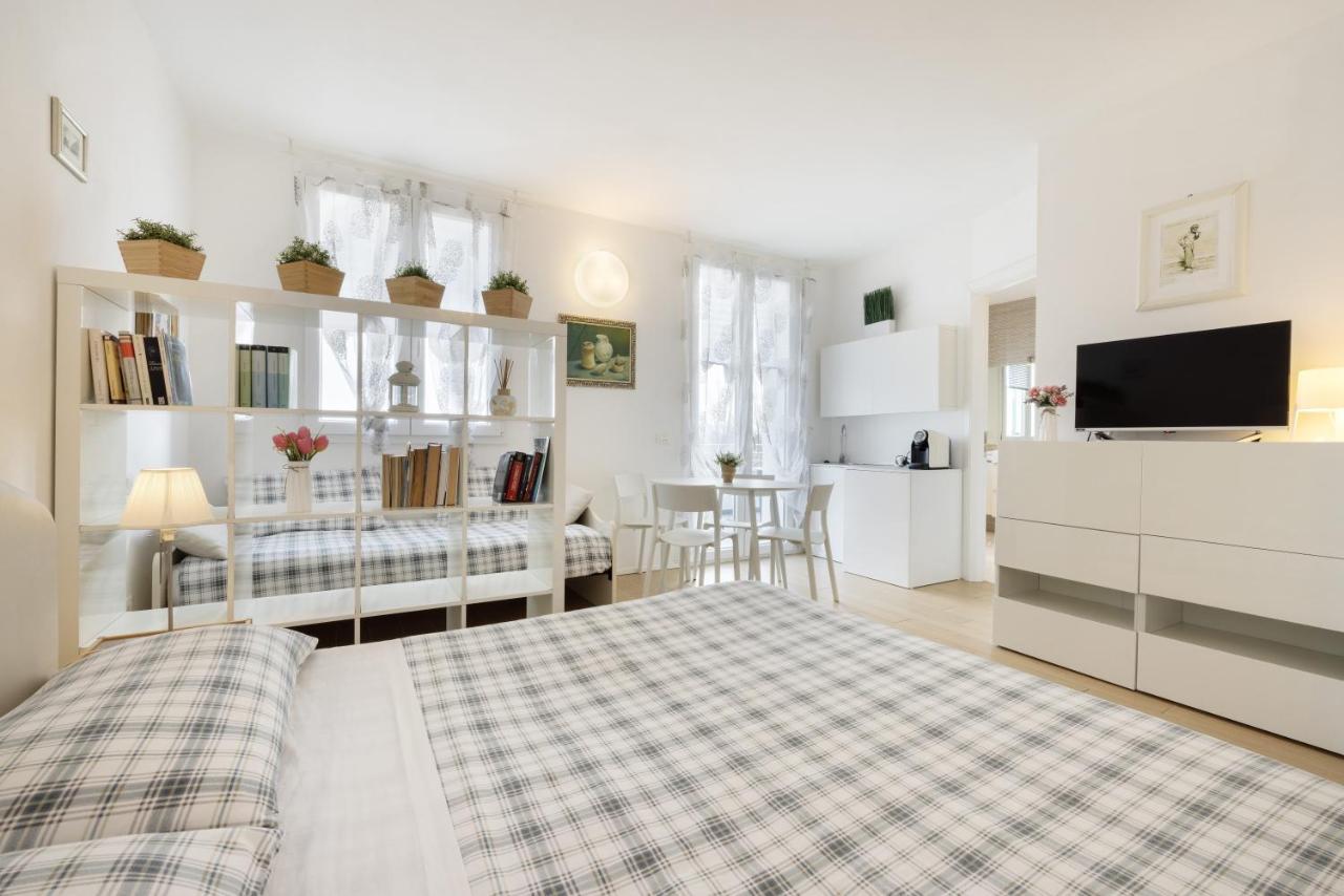 B&B Ca Bianca Ventisette Riccione Exteriör bild