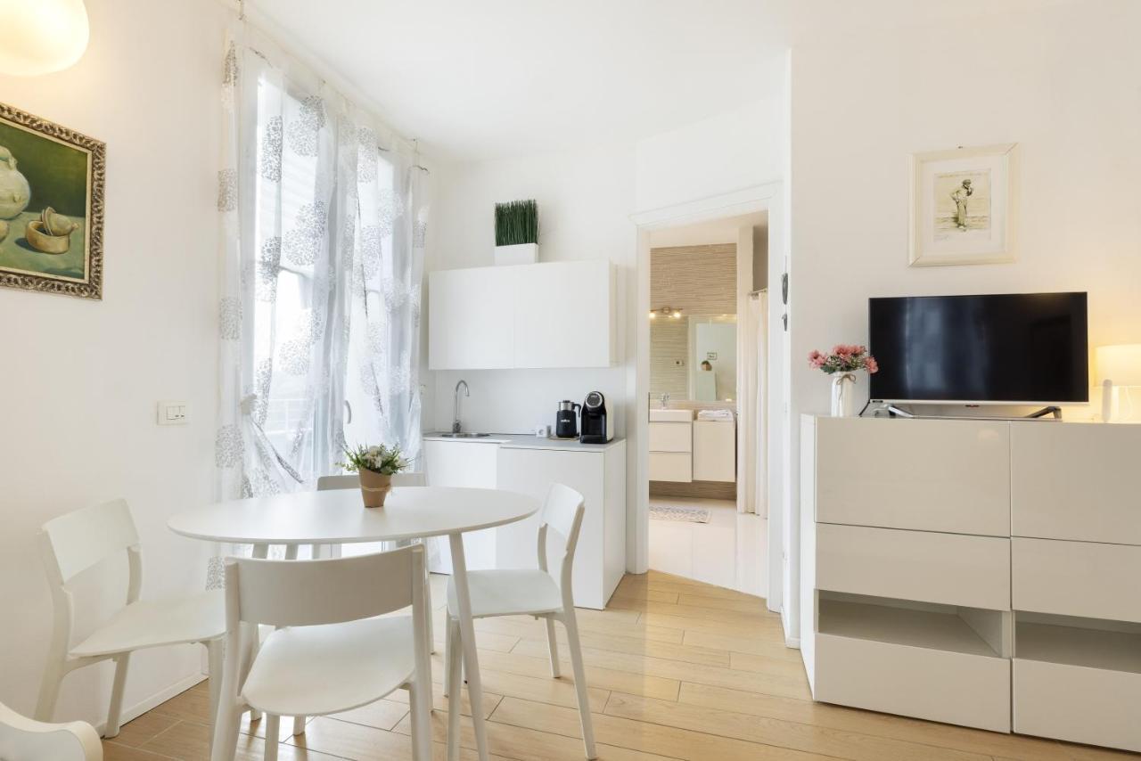 B&B Ca Bianca Ventisette Riccione Exteriör bild