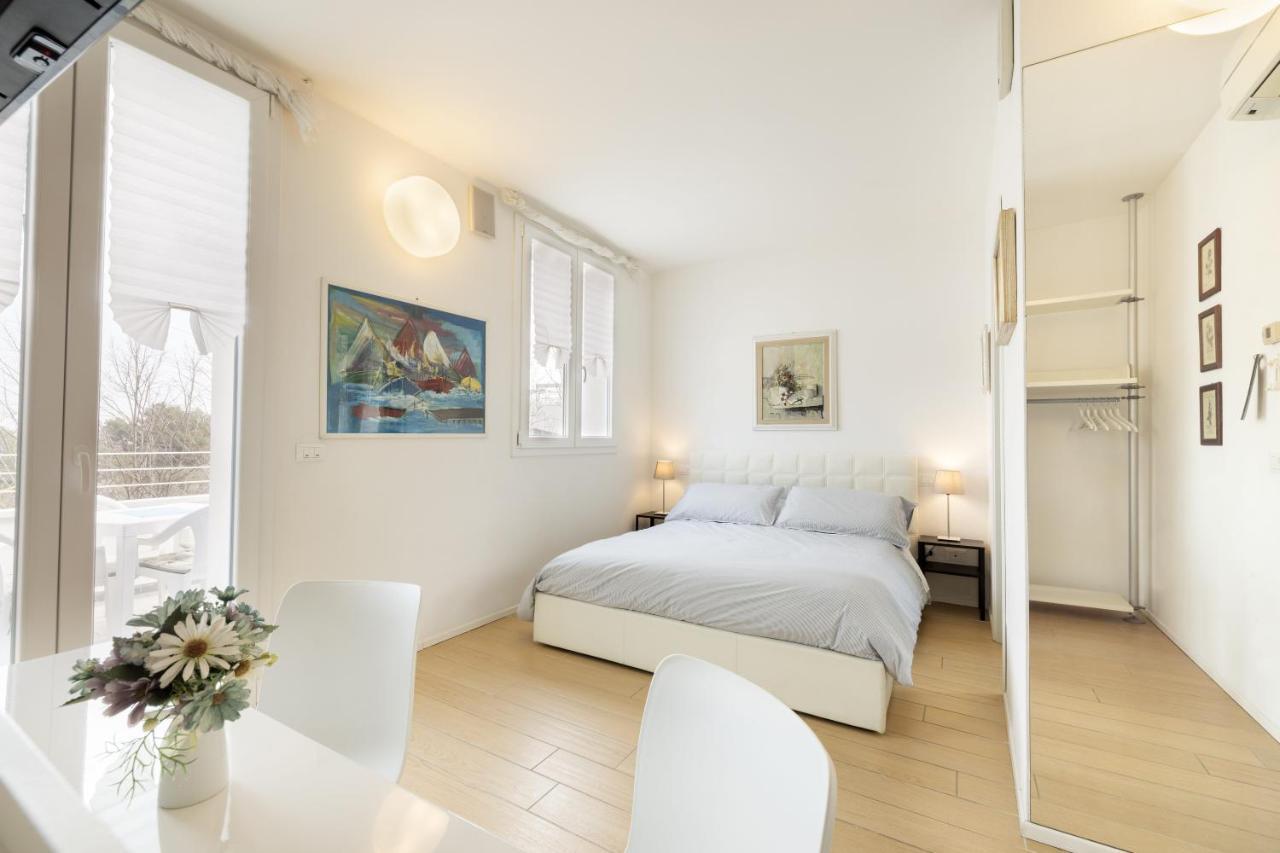 B&B Ca Bianca Ventisette Riccione Exteriör bild