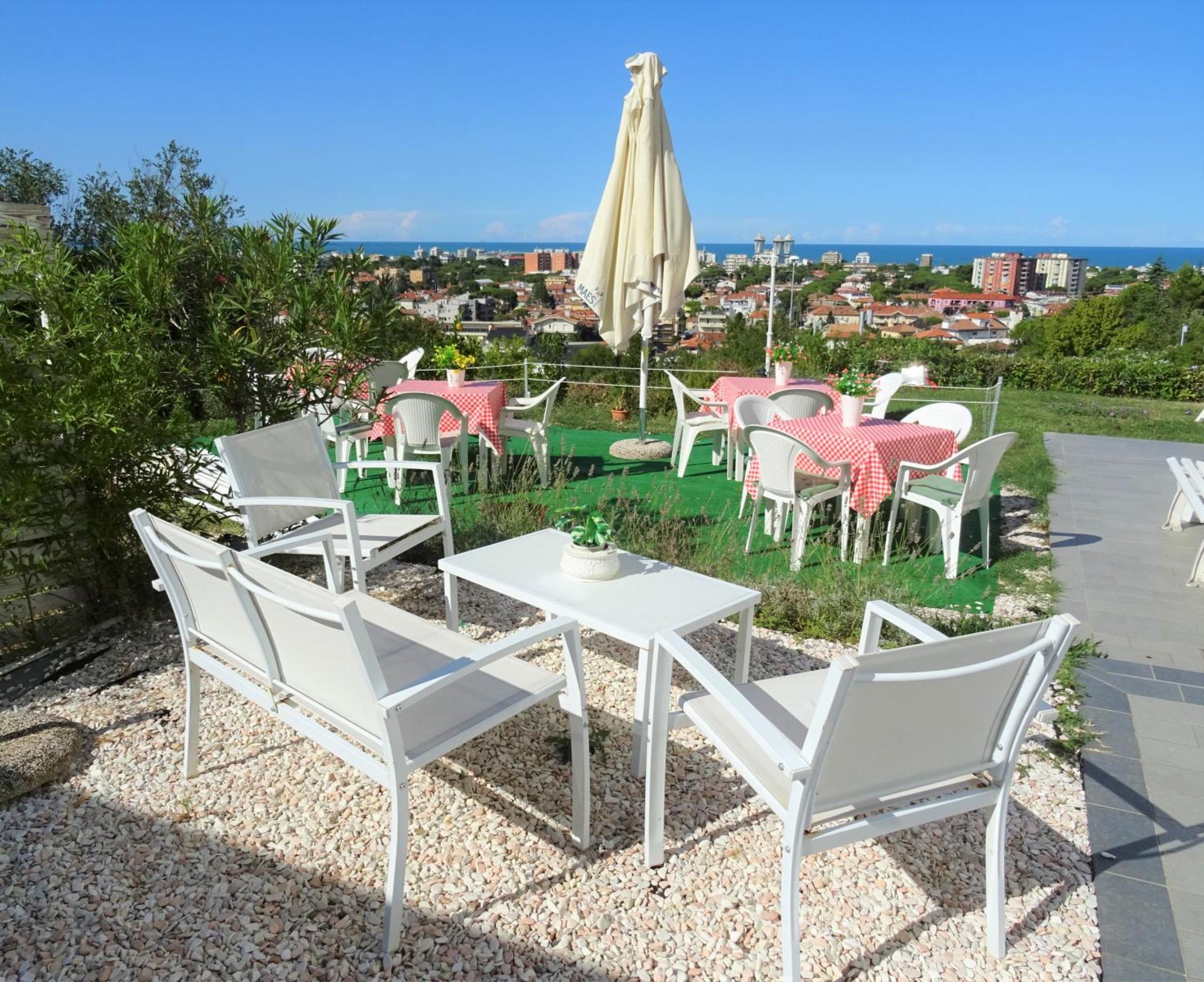 B&B Ca Bianca Ventisette Riccione Exteriör bild