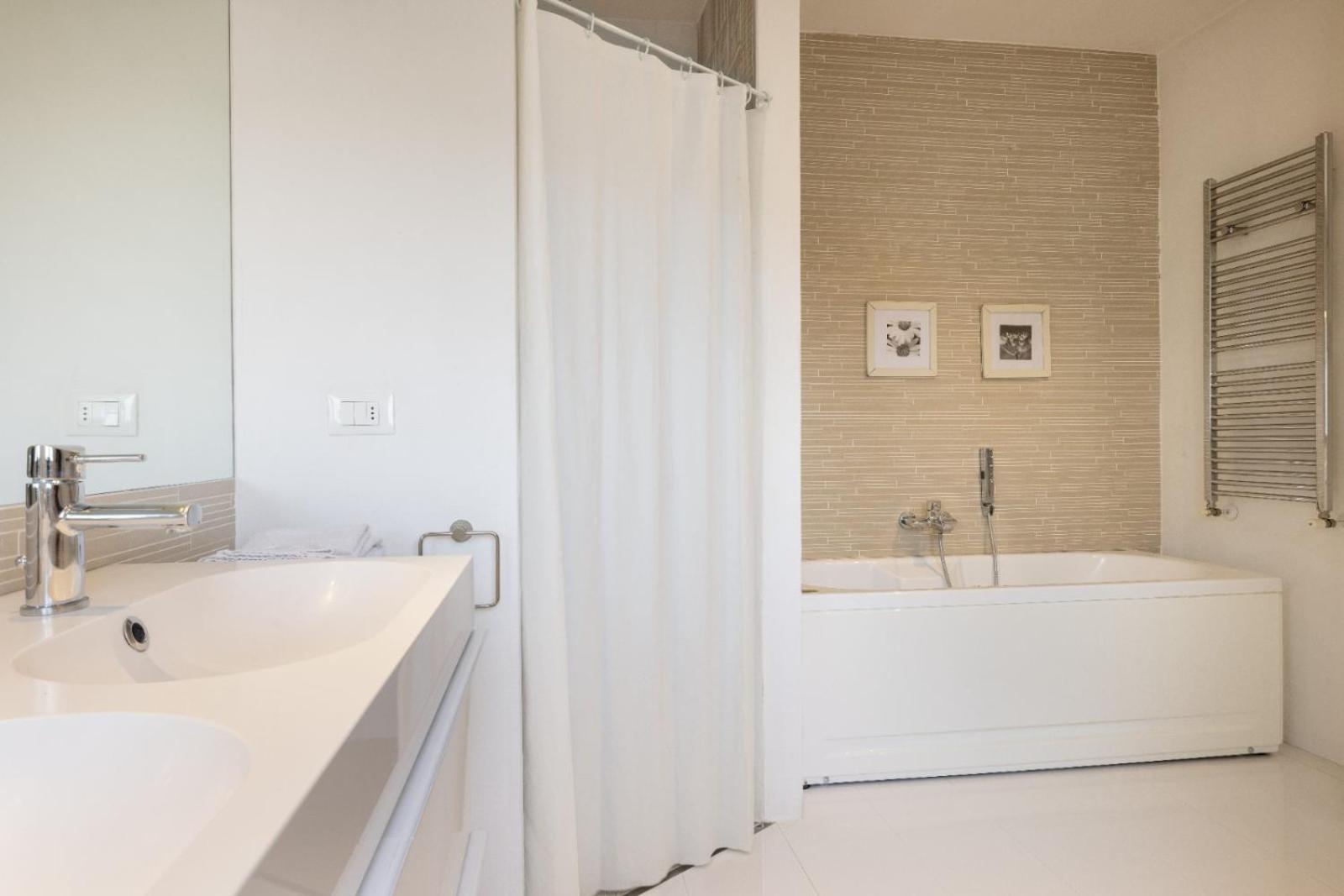 B&B Ca Bianca Ventisette Riccione Exteriör bild